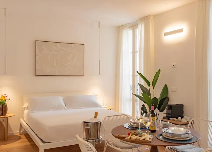 Palazzo Sant' Agostino - Natural Comfort By The First 4* Ла-Спеція